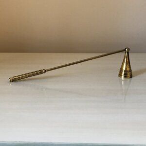 🕯️Vintage Brass Candle Snuffer – Long Handle, Classic Cone Bell